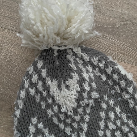BDG Knit Pom Pom Beanie Hat - Picture 3 of 4